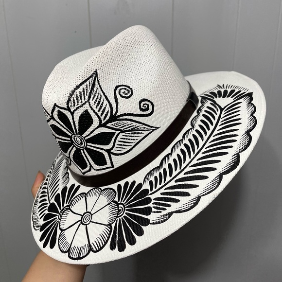White and Black Floral Wide Brim Hat - Picture 2 of 4